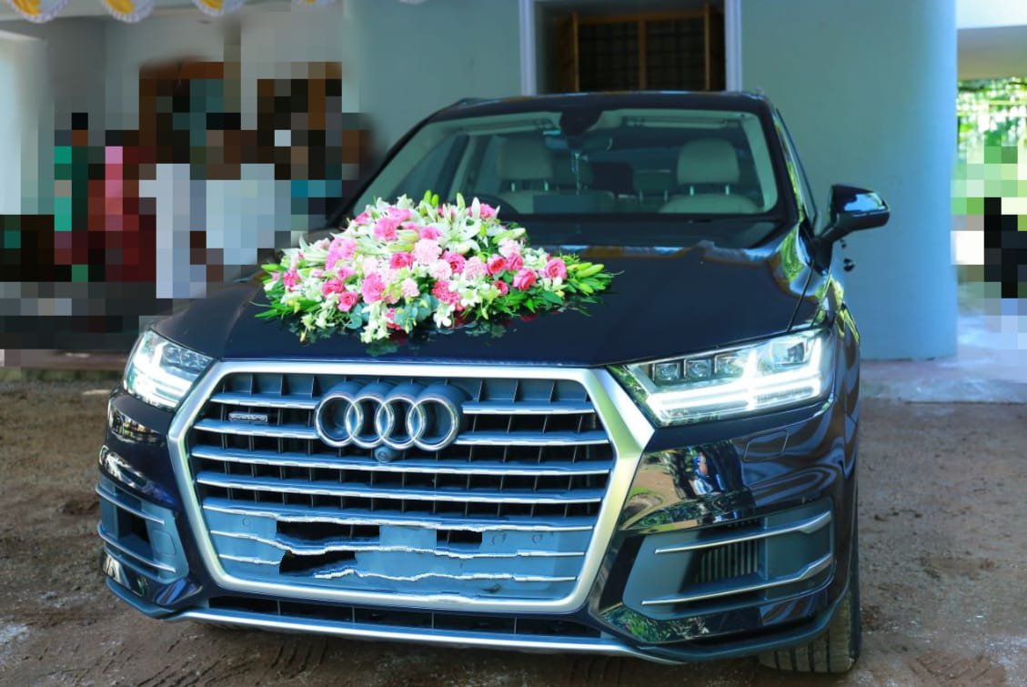 AUDI Q-7 WEDDING RENTAL